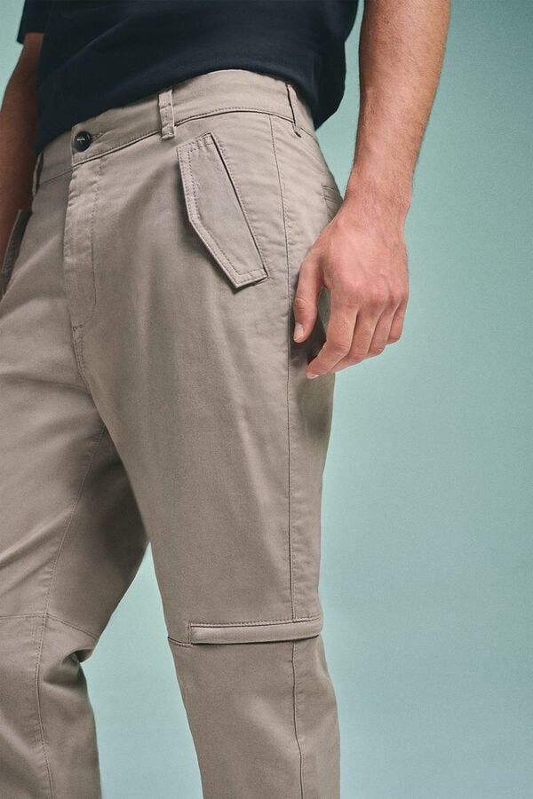 Springfield Pantal&oacute;n cargo confort slim fit nude