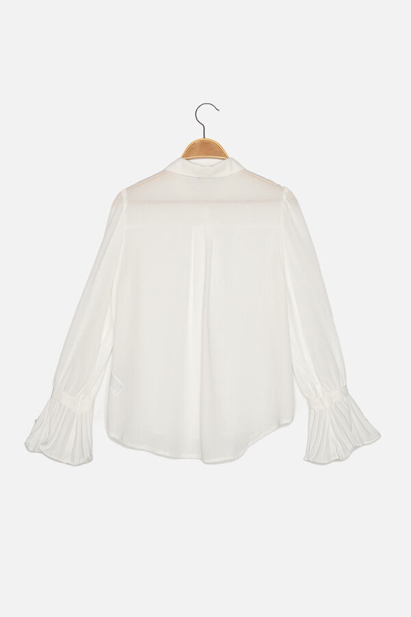 Trendyol Blusa fluida marfil