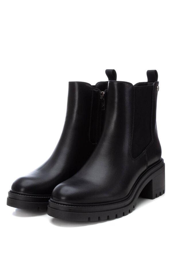 XTI Botin se&ntilde;ora tipo chelsea con tacon negro