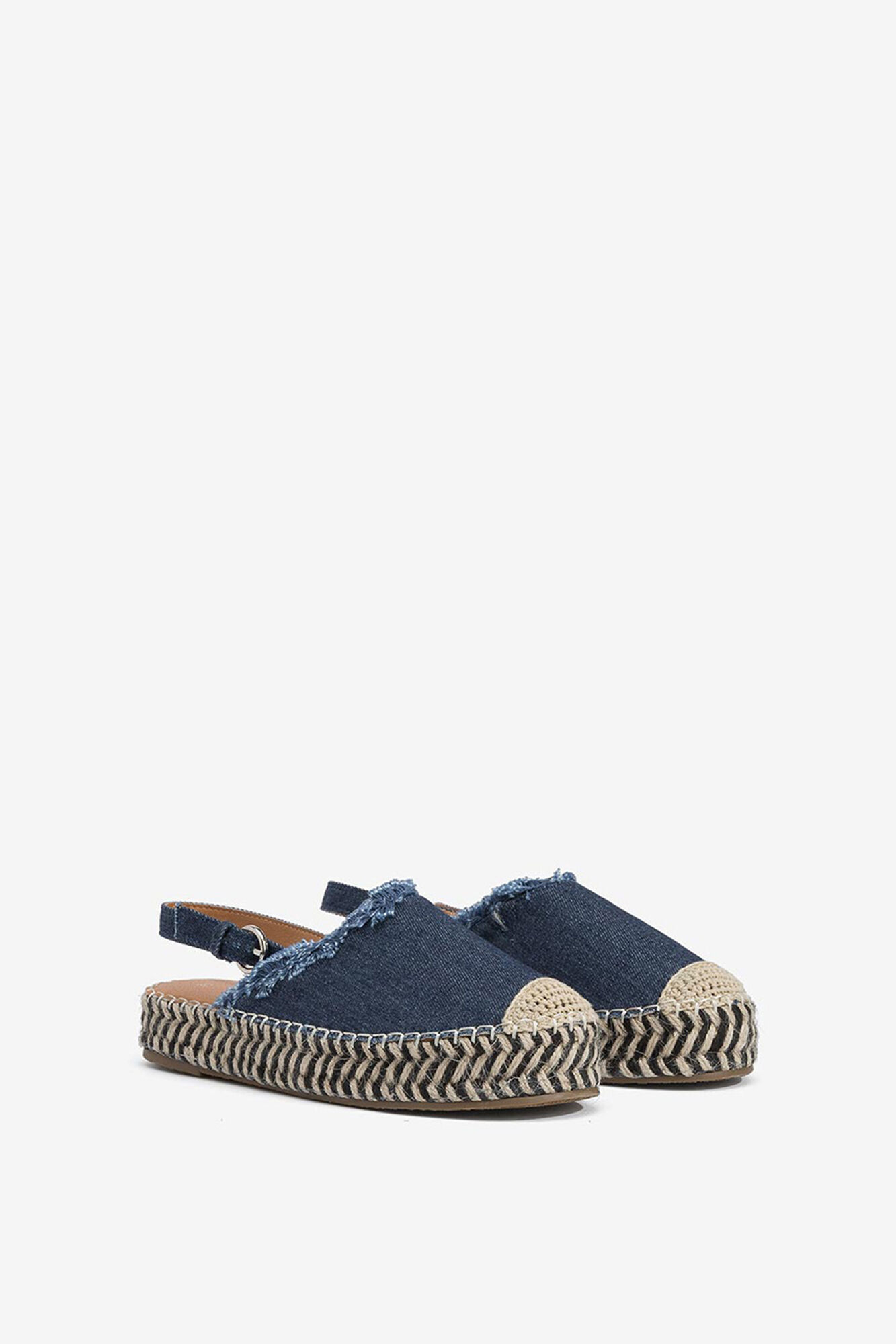 Tiffosi Sand&aacute;lias plataforma Alpergata