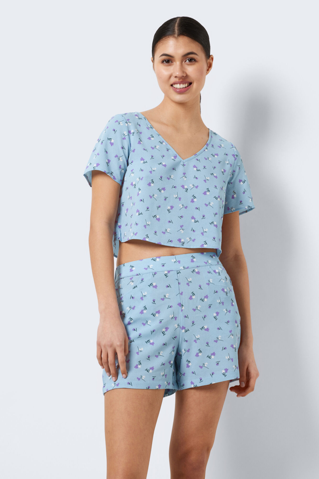 Noisy May Top cropped