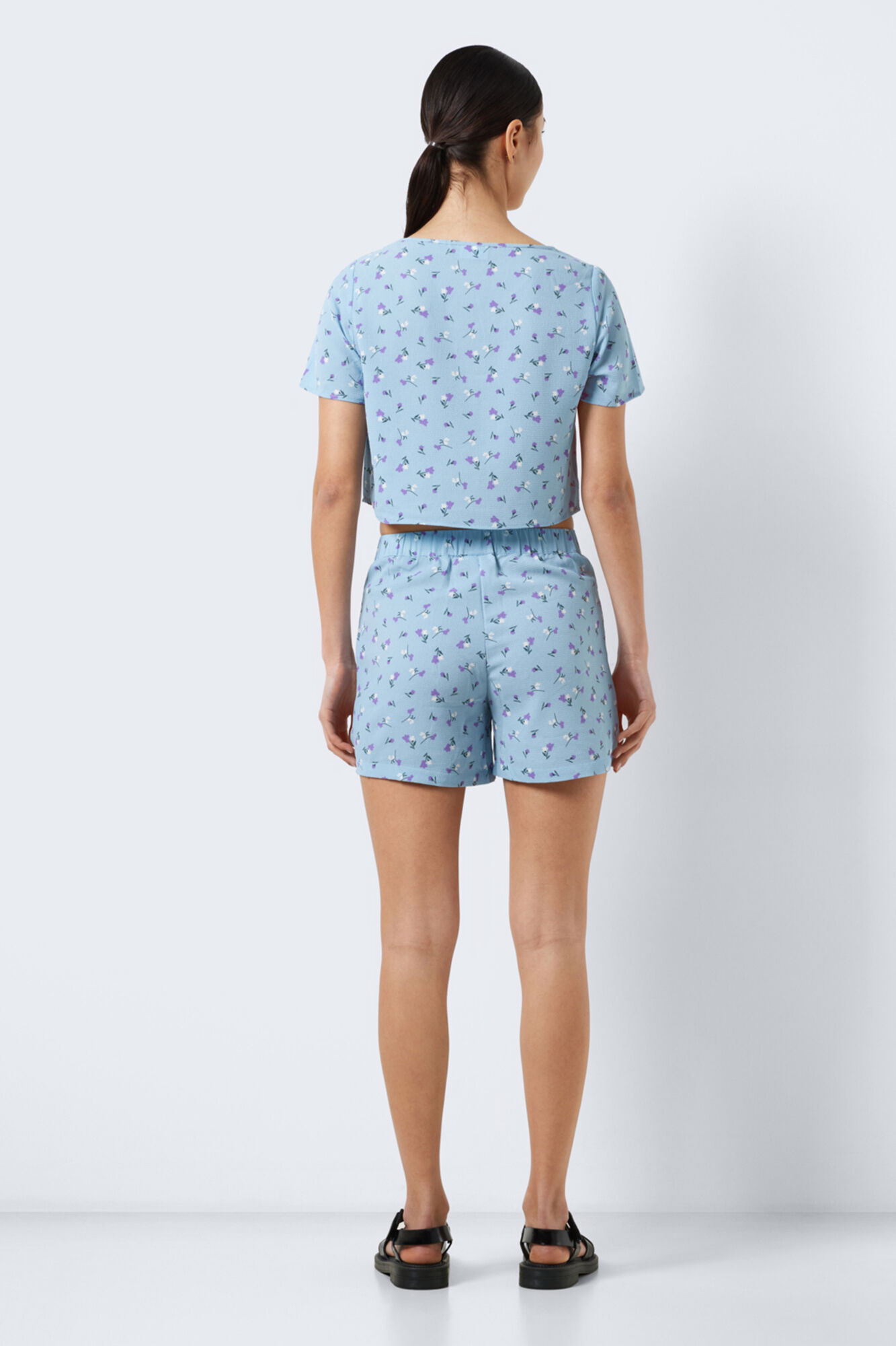 Noisy May Top cropped