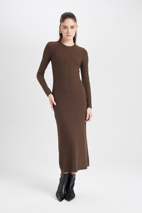 DeFacto Vestido maxi ajustado tostado