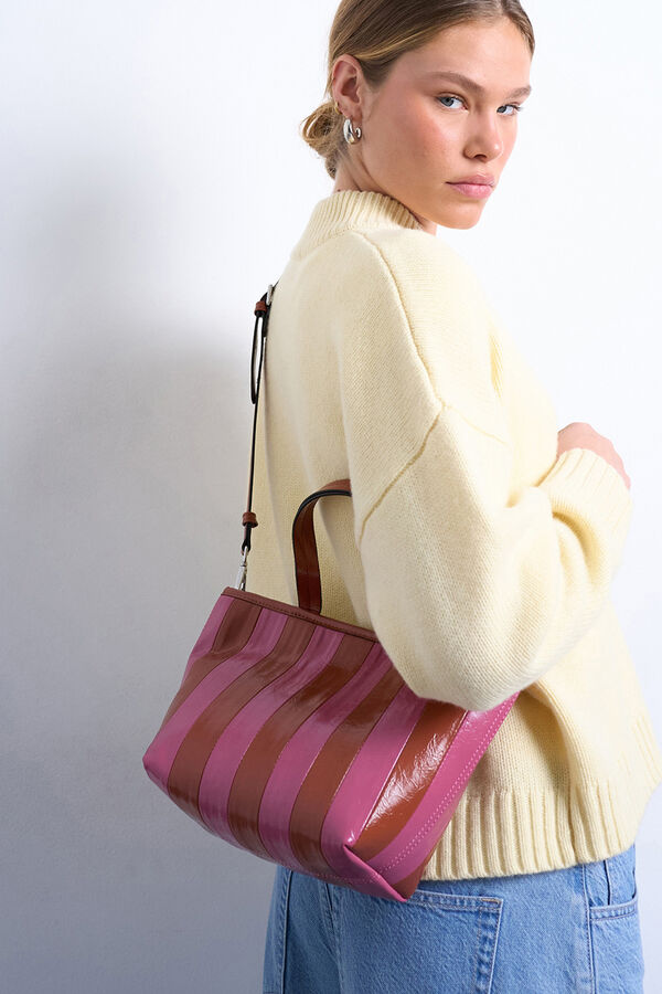 Topshop Mala de ombro &agrave;s riscas rosa
