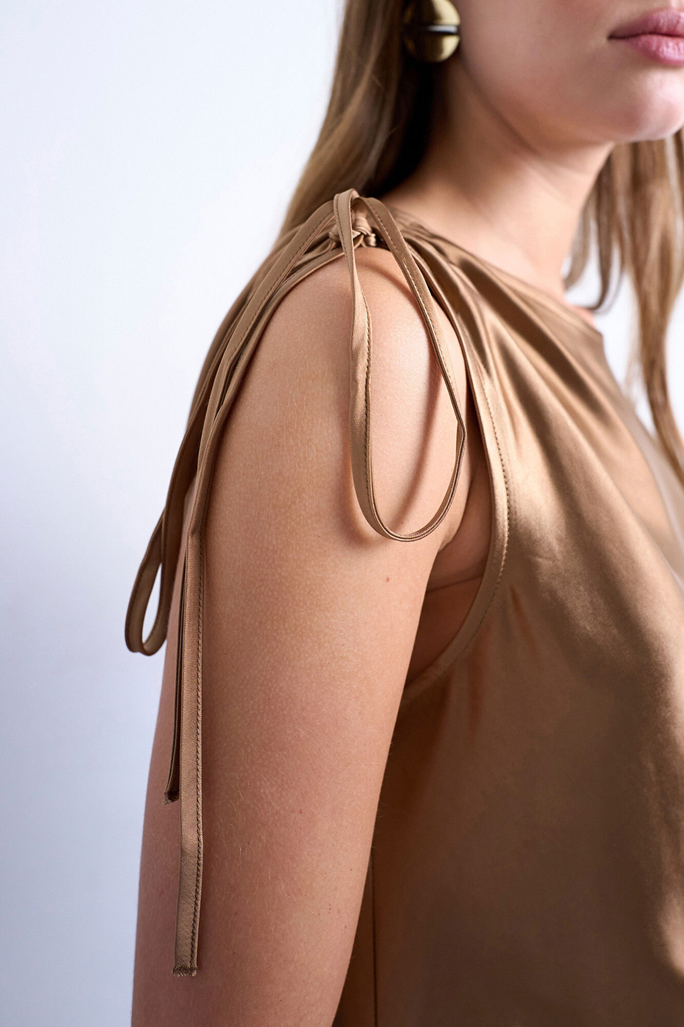 Topshop Vestido corto manga asim&eacute;trica