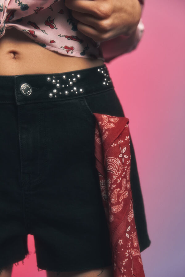 Springfield Shorts jeans com tachas preto