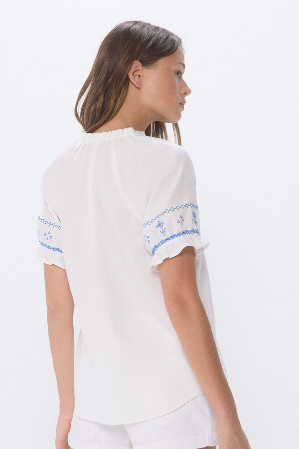 Springfield Blusa bordados &eacute;tnicos azules blanco