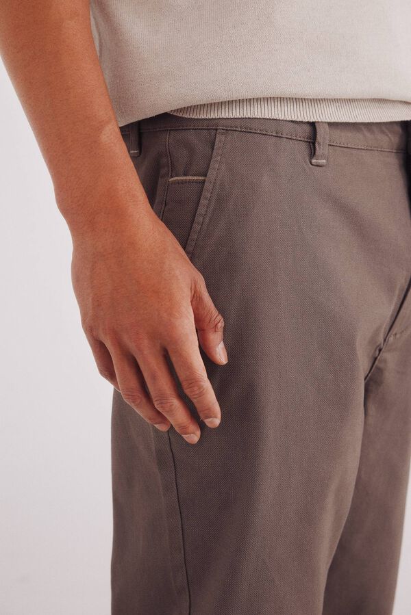 Springfield Pantal&oacute;n chino microestampado slim fit tostado