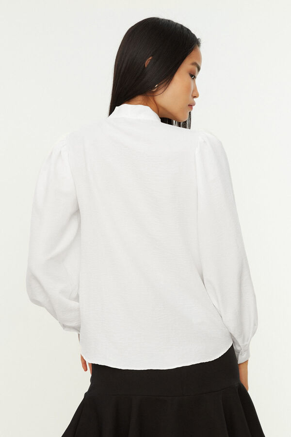 Trendyol Blusa de corte regular marfil