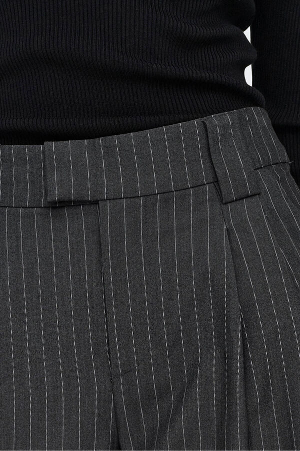 Only Cal&ccedil;a de terno listradas cinzento