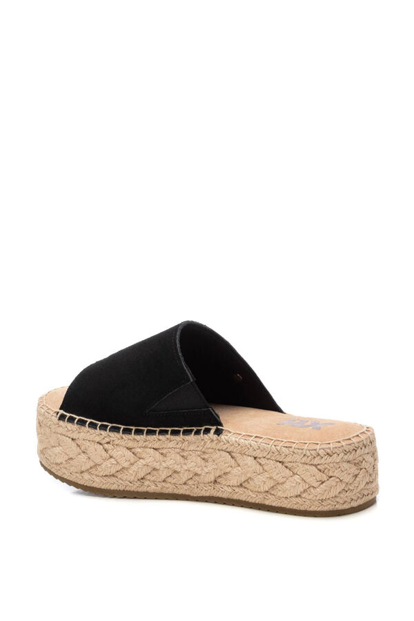 XTI Sand&aacute;lia plataforma feminina preto