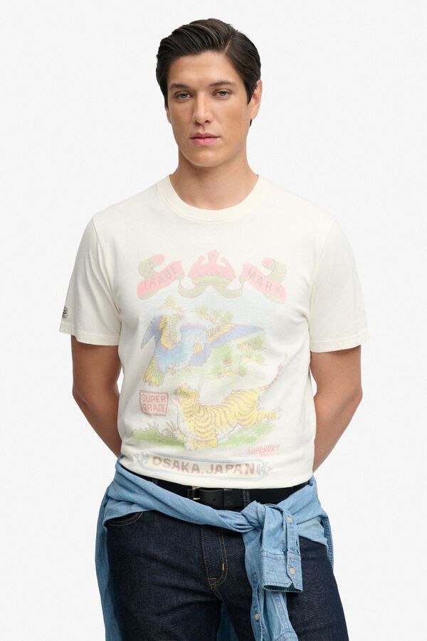 Superdry T-shirt de manga curta com estampado japon&ecirc;s na frente bege