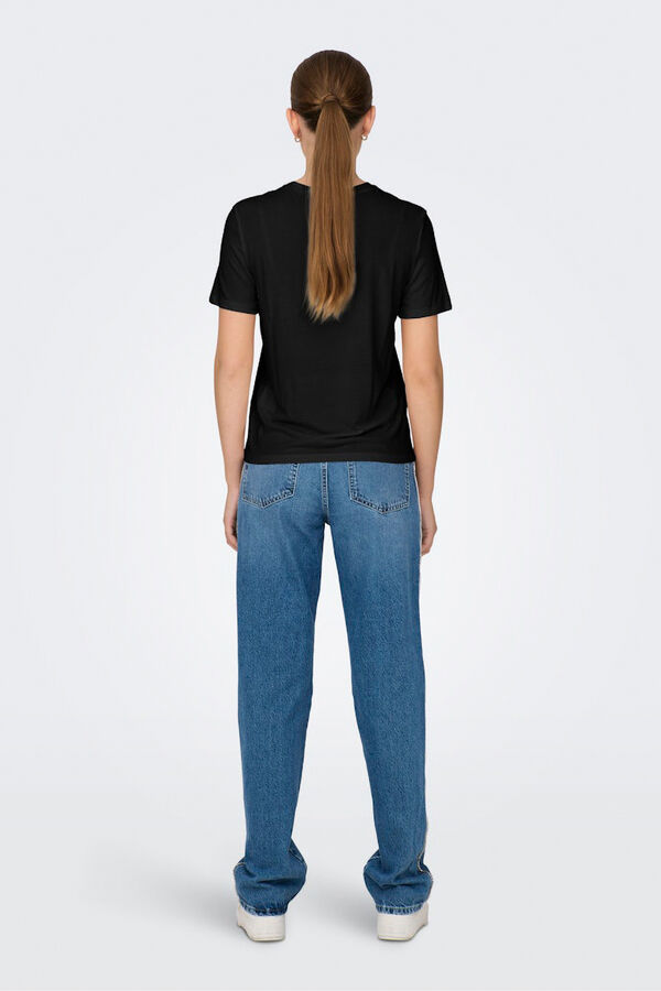 Only T-shirt com desenho frontal  preto