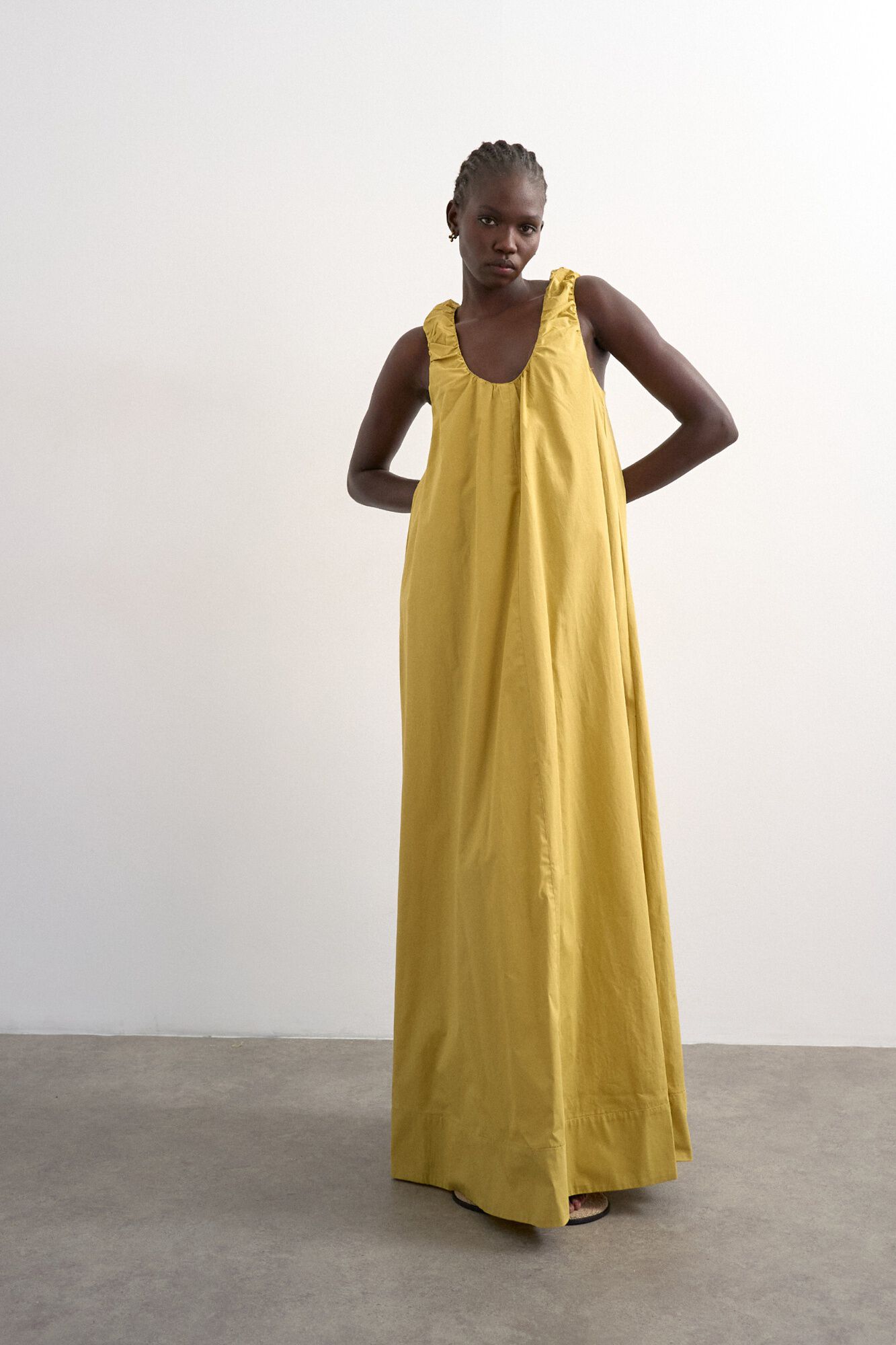 Topshop Vestido comprido de al&ccedil;as franzidas