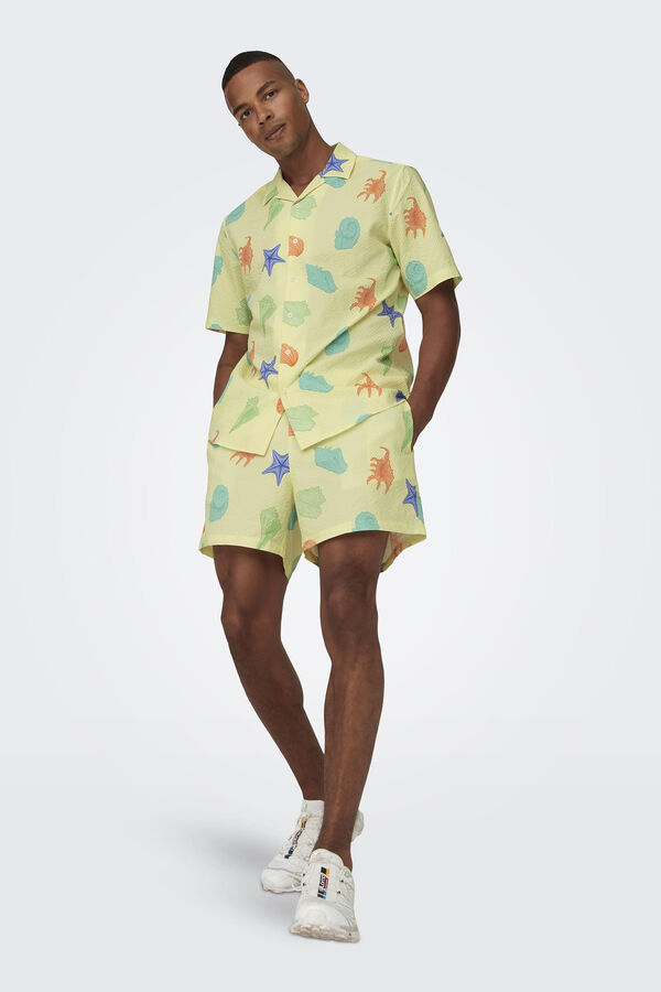 Only & Sons Ba&ntilde;ador estampado amarillo