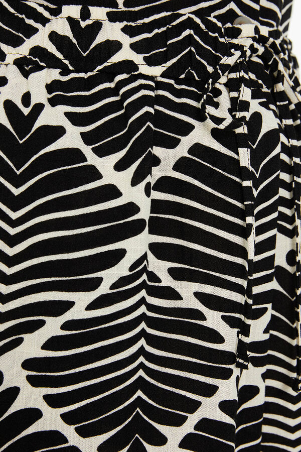 System Action Shorts com estampado geom&eacute;trica preto