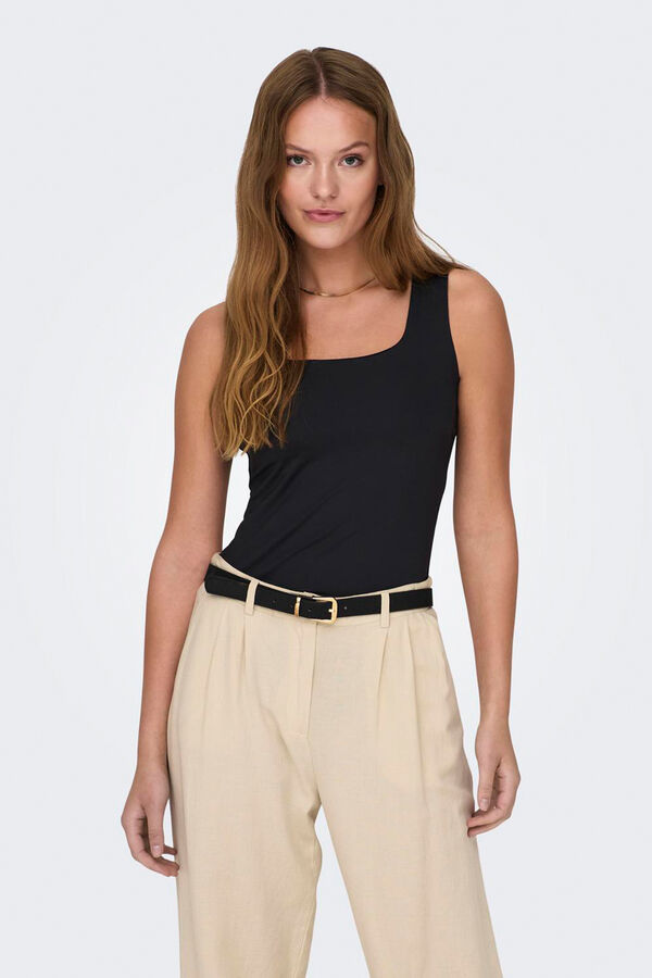 Only Camiseta cuello cuadrado negro