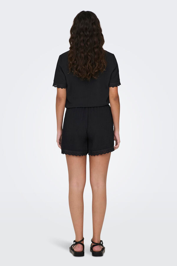 JDY Pantal&oacute;n corto encaje negro