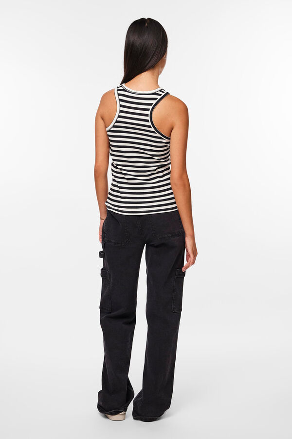 Pieces Camiseta b&aacute;sica de tirantes negro