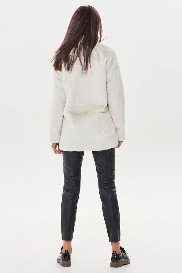 Only Abrigo de pelo sint&eacute;tico beige