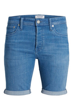 Outlet de jeans curtos de homem