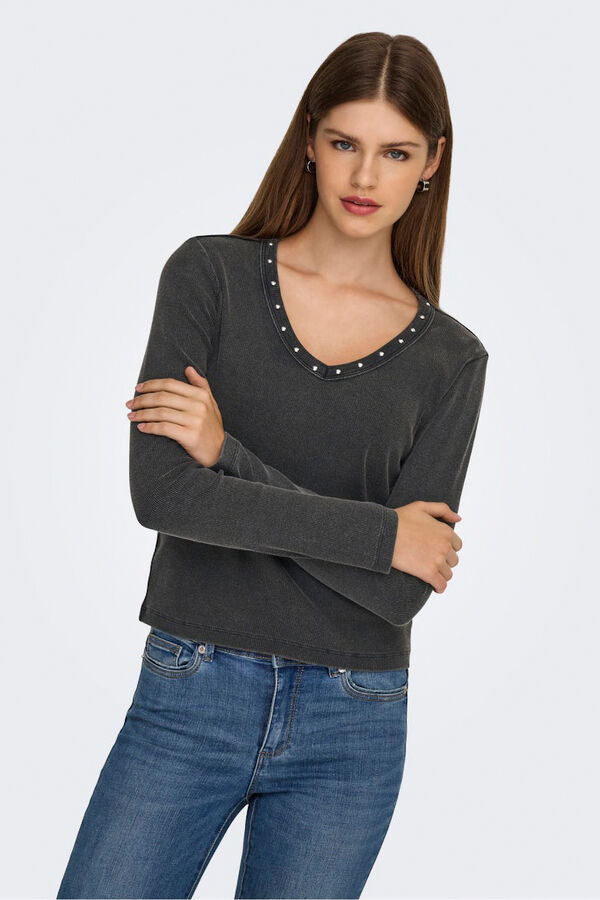 Only Top acanalado detalle tachas negro