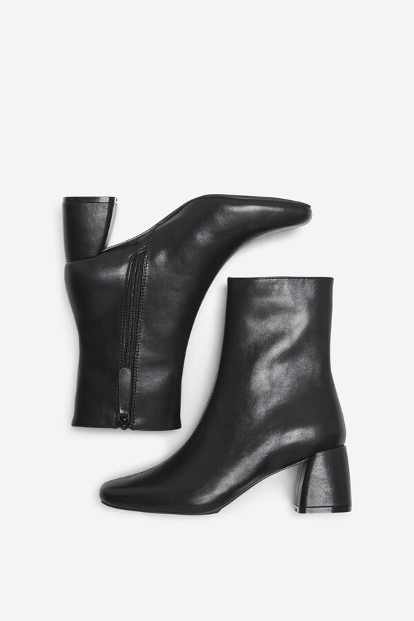 Only Botines de polipiel con tac&oacute;n cuadrado negro