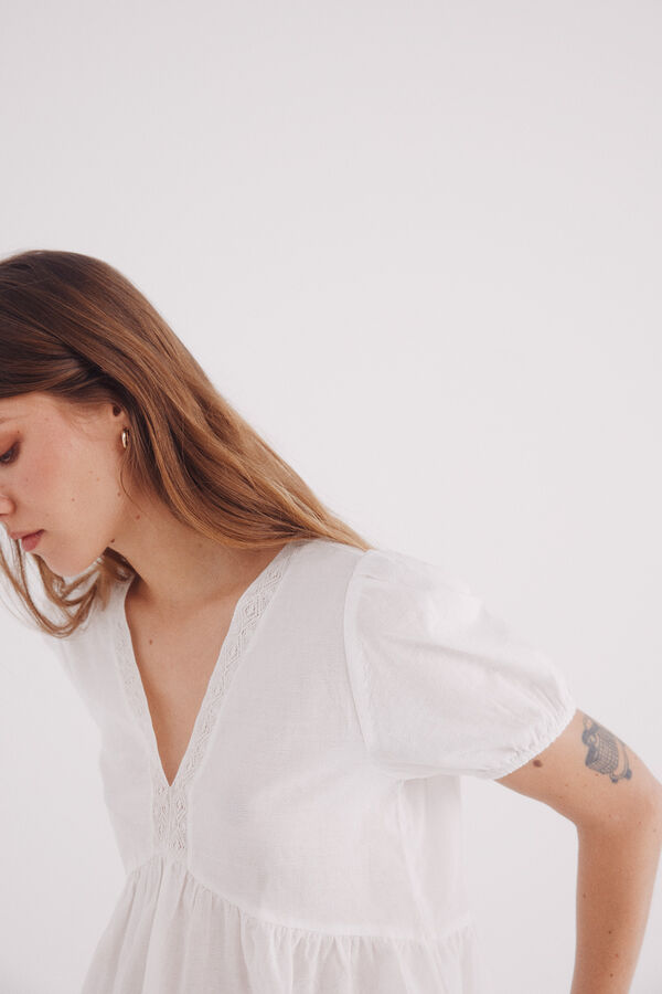 Springfield Blusa decote rendado cru