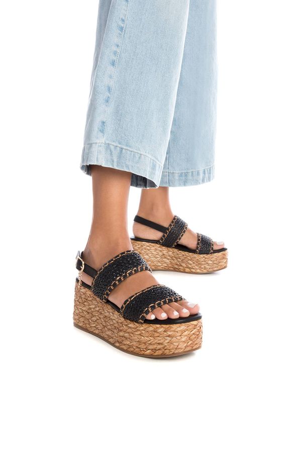 XTI Sand&aacute;lia feminina  preto