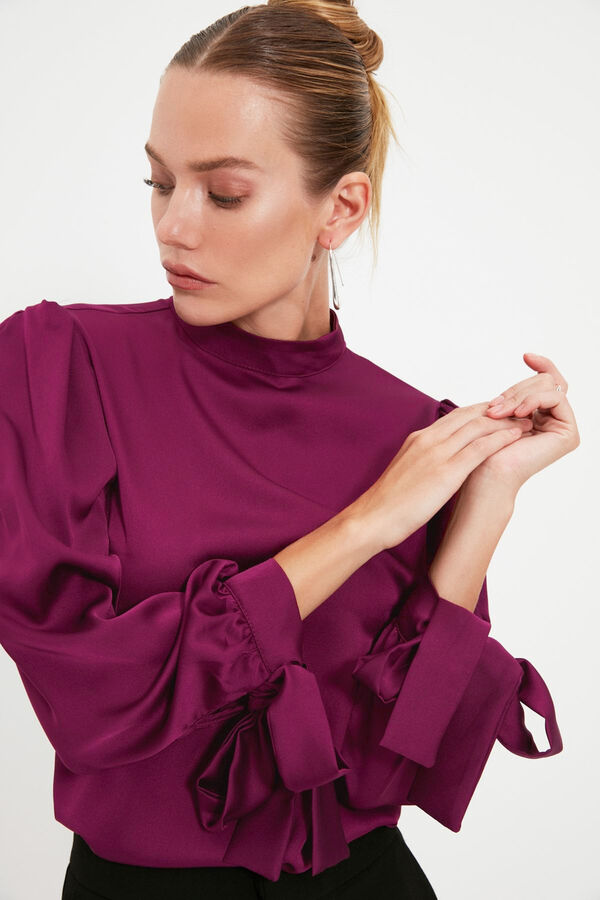 Trendyol Blusa sat&eacute;n con lazo morado/lila