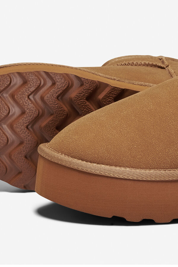 Only Bot&iacute;n plataforma de ante tostado