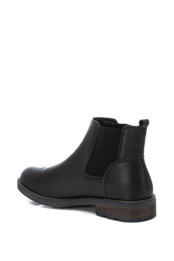 XTI Botin sintetico caballero tipo chelsea con elasticos negro