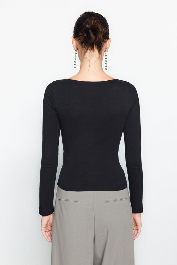 Trendyol Blusa con cuello barco negro