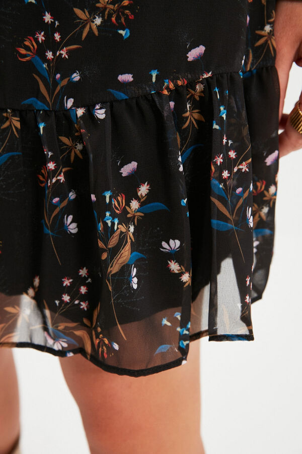 Trendyol Vestido corto de cuello alto negro
