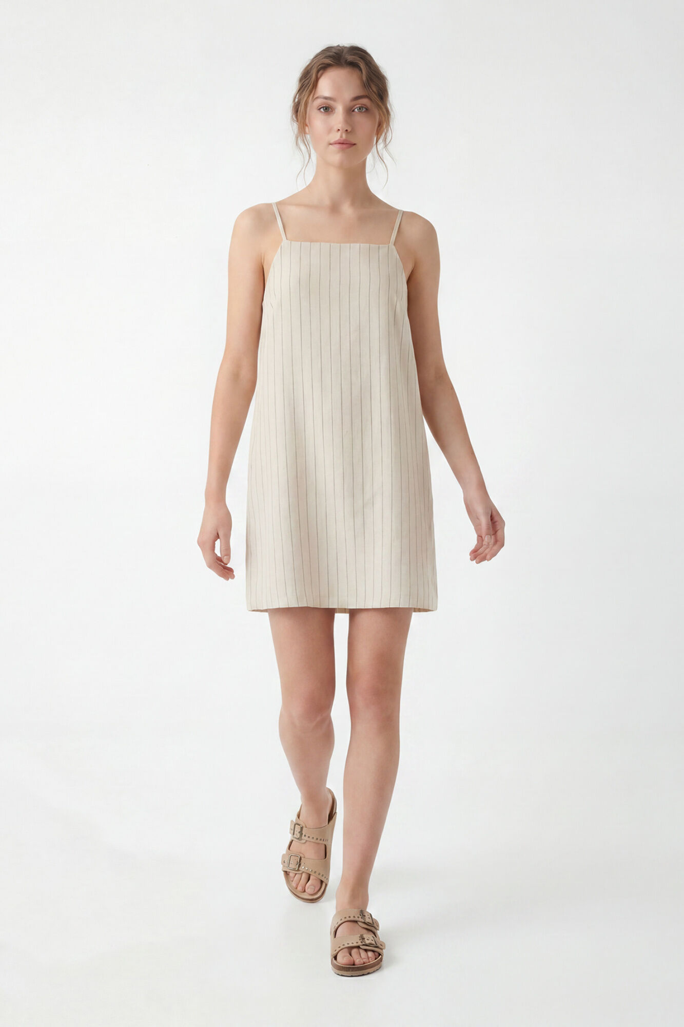 Pieces Vestido curto de linho com al&ccedil;as