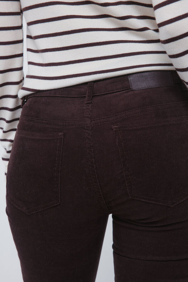 Springfield Pantalones pana low flare marr&oacute;n