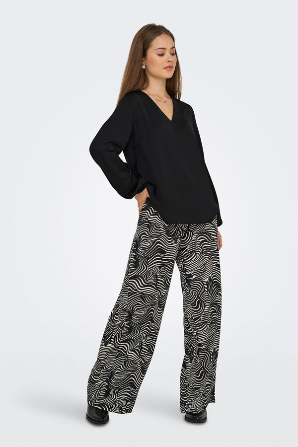 Only Blusa manga larga pu&ntilde;o el&aacute;stico negro