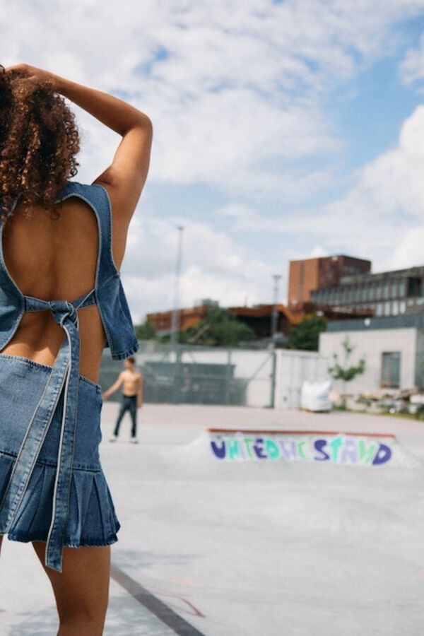 Noisy May Saia jeans curta com folho azul