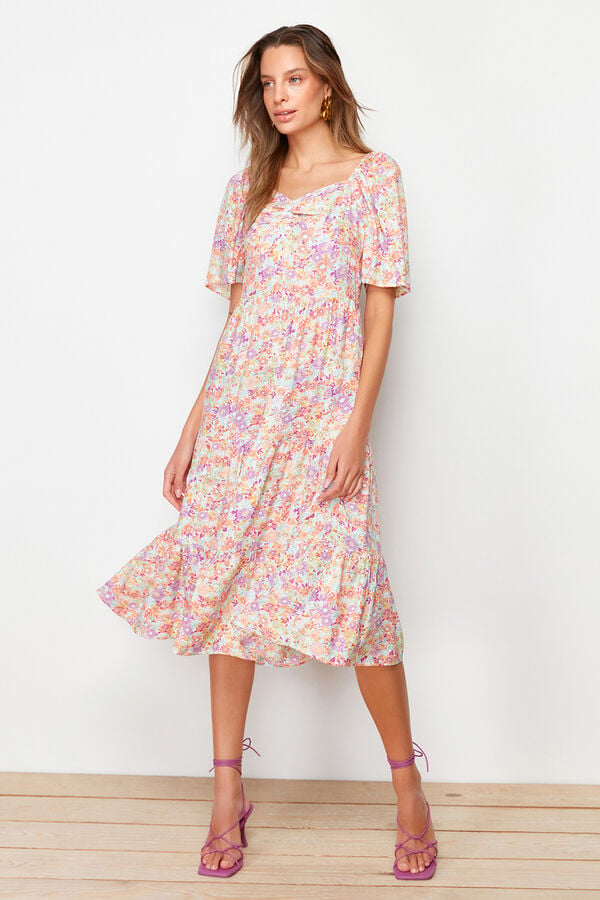 Trendyol Vestido midi escote coraz&oacute;n verde