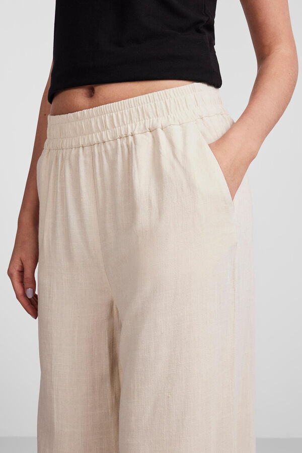 Pieces Pantalón en forma de culotte. gris