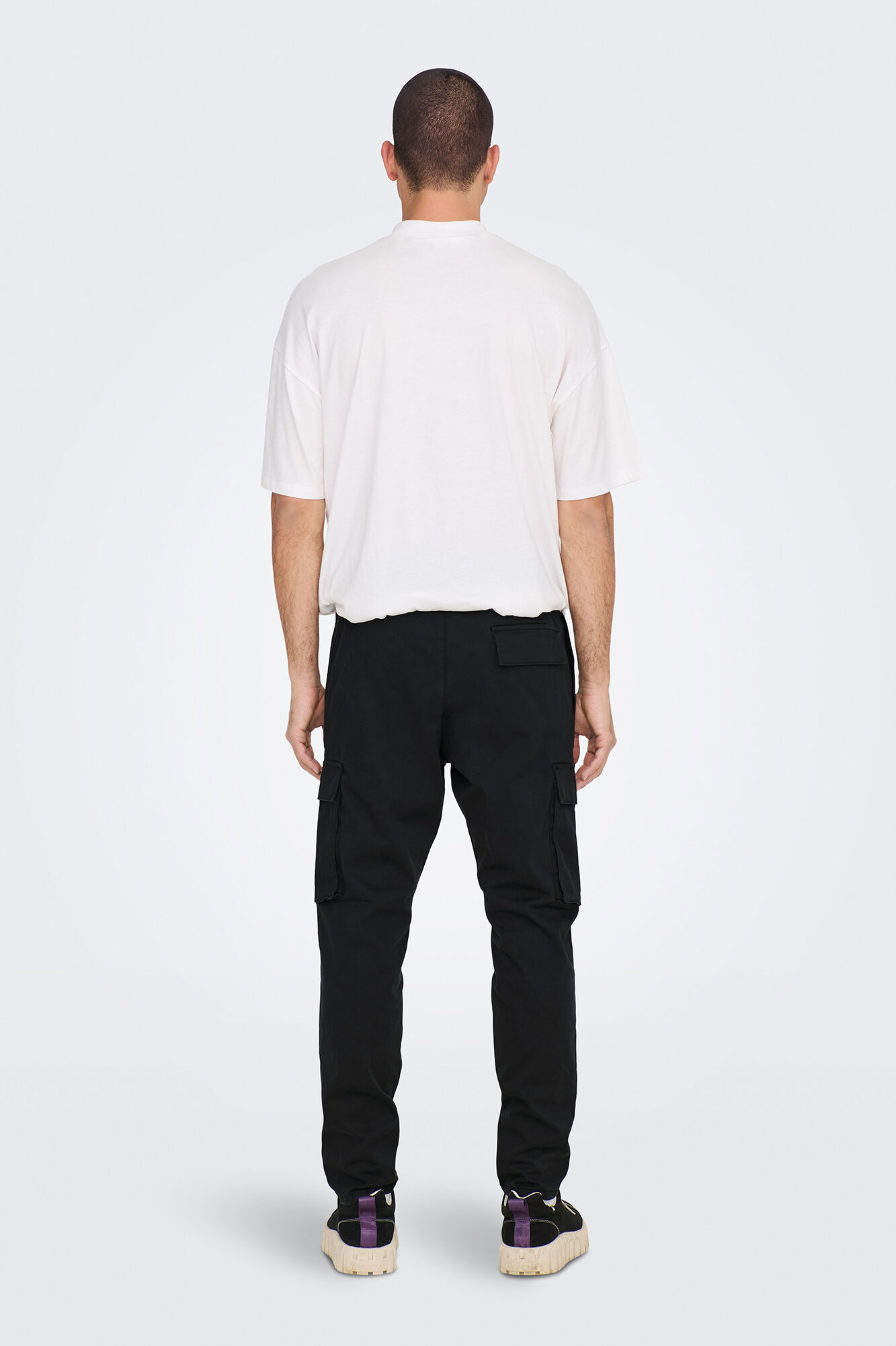 Only & Sons Pantal&oacute;n cargo de hombre. Tapered fit.