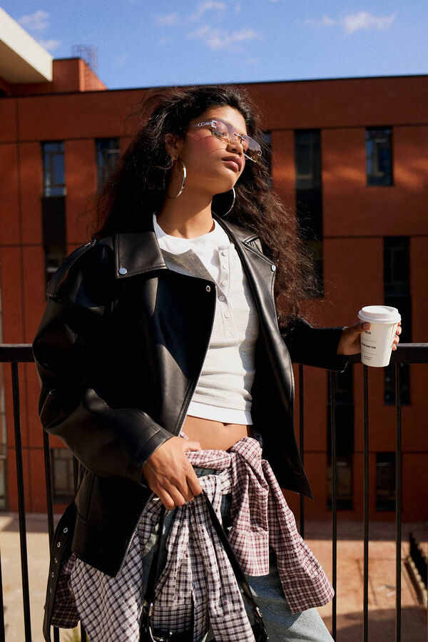 DeFacto Cazadora oversize efecto piel negro