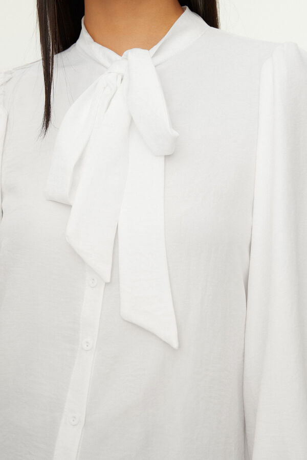 Trendyol Blusa de corte regular marfil