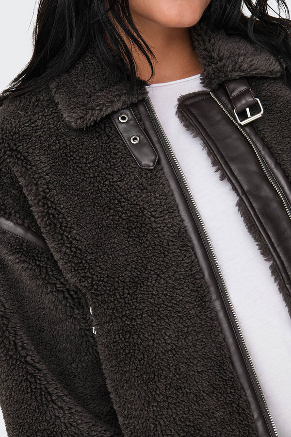 Only Chaqueta biker de pelo marr&oacute;n