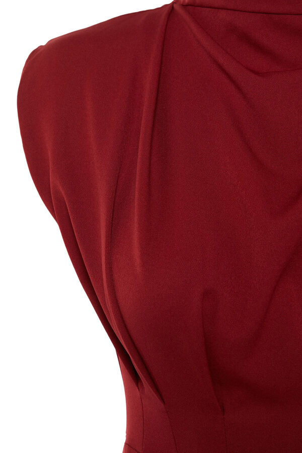 Trendyol Vestido tubo midi burdeos