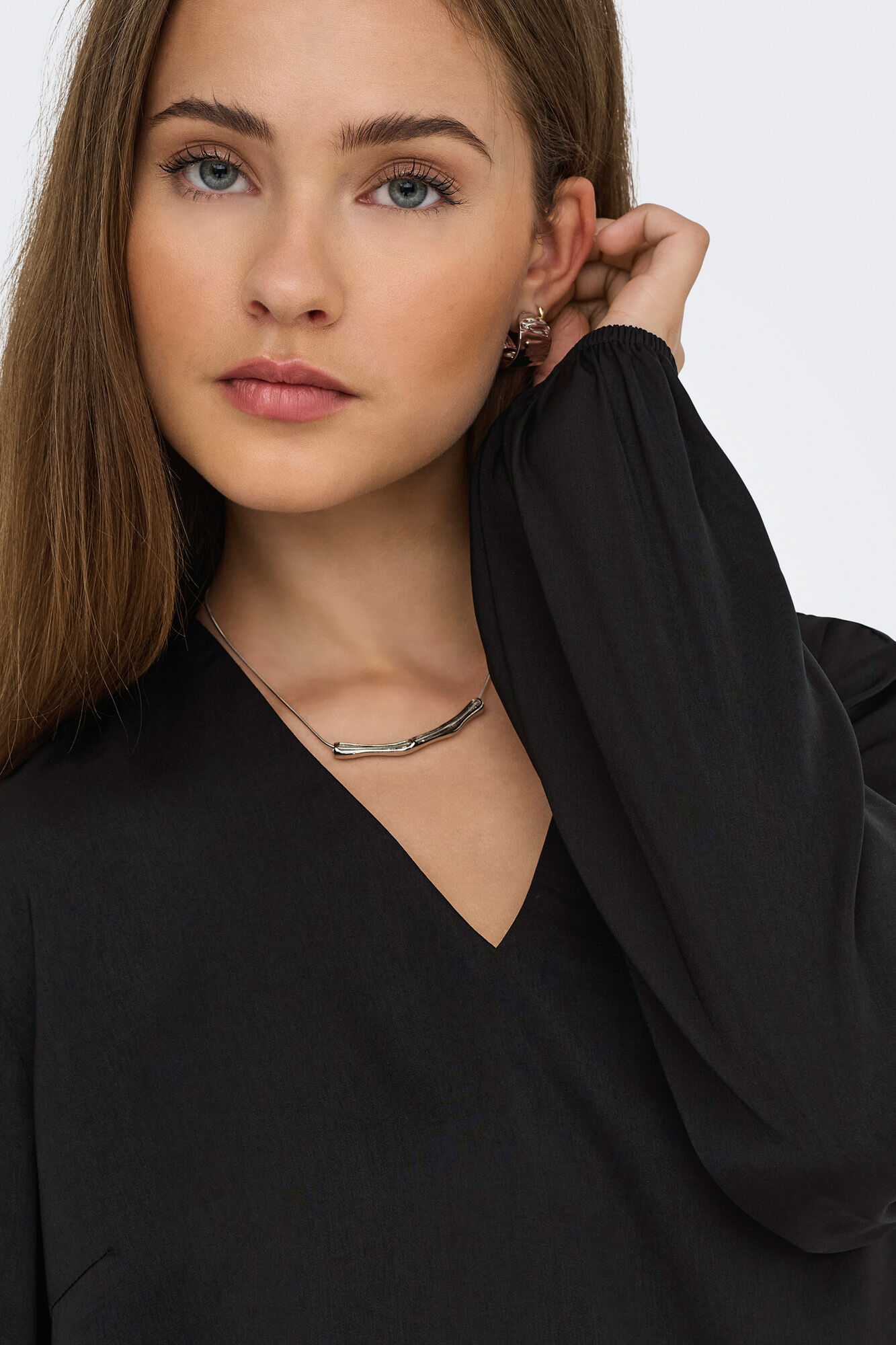 Only Blusa manga larga pu&ntilde;o el&aacute;stico