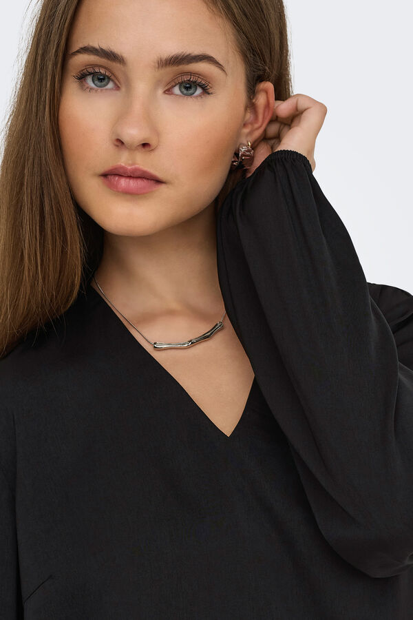 Only Blusa manga larga pu&ntilde;o el&aacute;stico negro