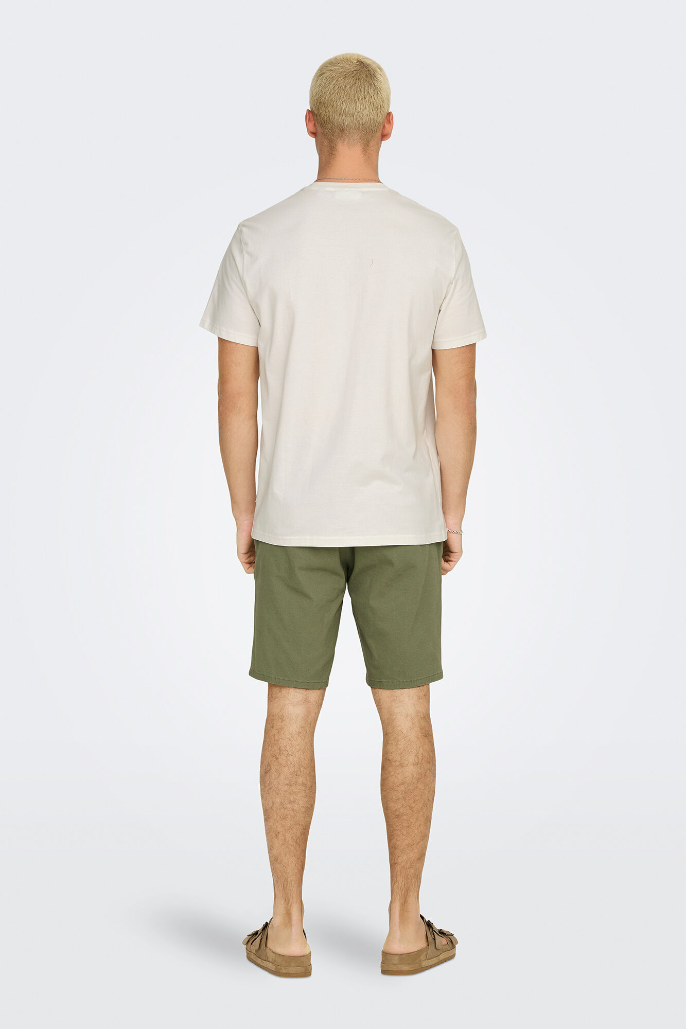 Only & Sons Herren-T-Shirt mit regular fit Passform. 100 % Bio-Baumwolle.