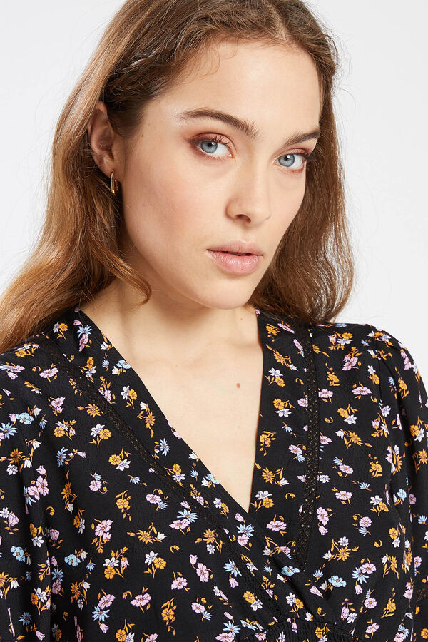 Pimkie Blusa corta con encaje negro