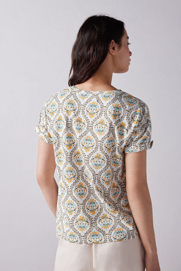 Springfield Camiseta Manga Vuelta Bot&oacute;n estampado